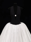 Ball Gowns Prom Dress Aesthetic V Neckline With Pleated Style Impress Black Tops White Long Prom Dresses Party Formal Gowns HZ0311