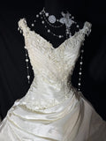 Vintage Long Wedding Gowns 1960s Dresses Ball Gown V Neck Style for Bride Tiered With Pleated Lace Train White Bridal Gown HZ0311